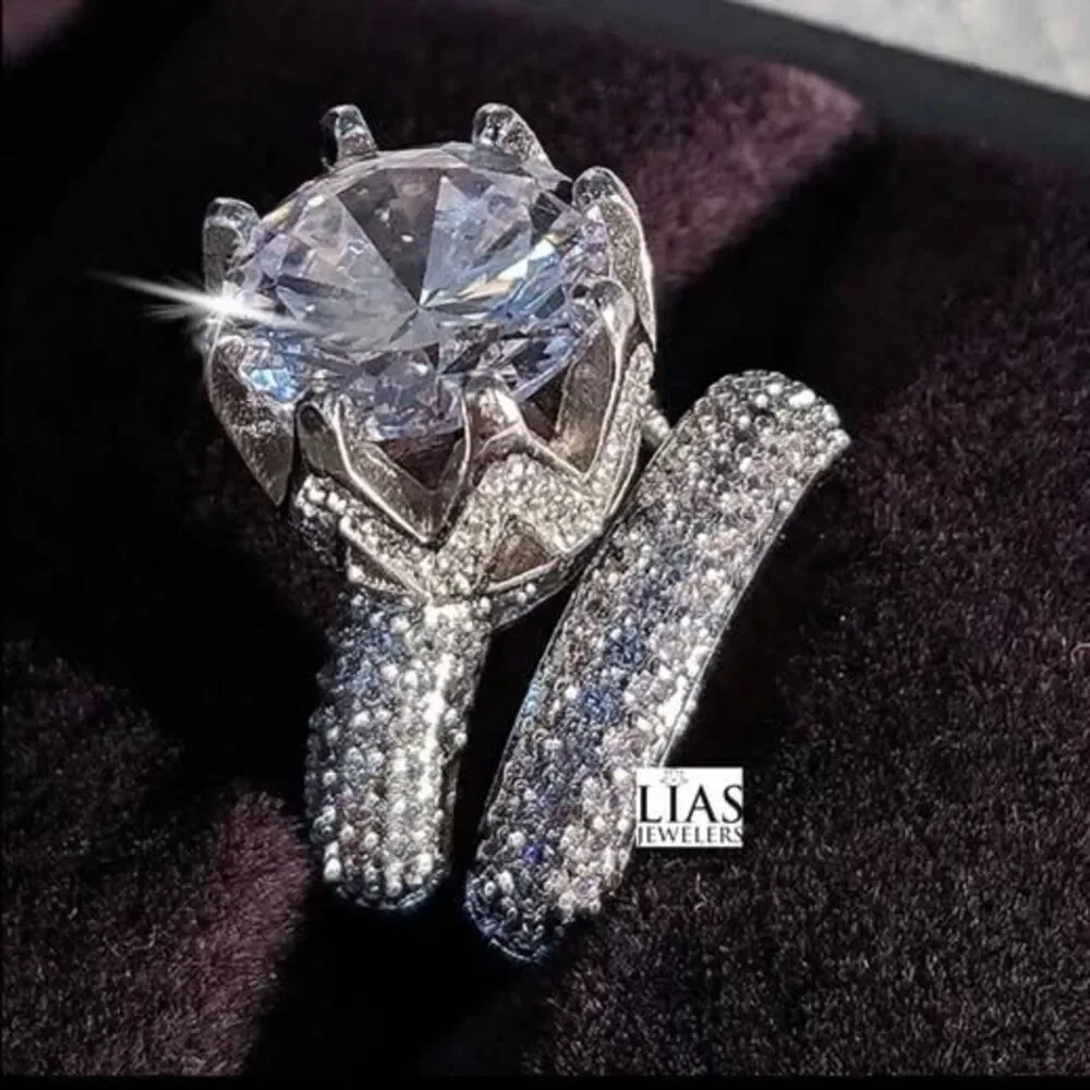 New 18k white gold wedding ring set